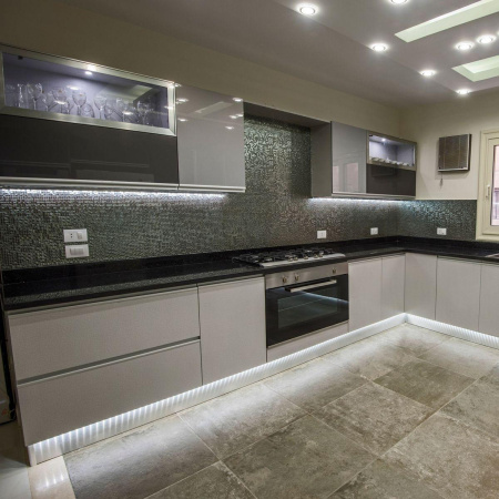 Профиль накладной с рассеивателем серебро 1м. Apeyron 08-13