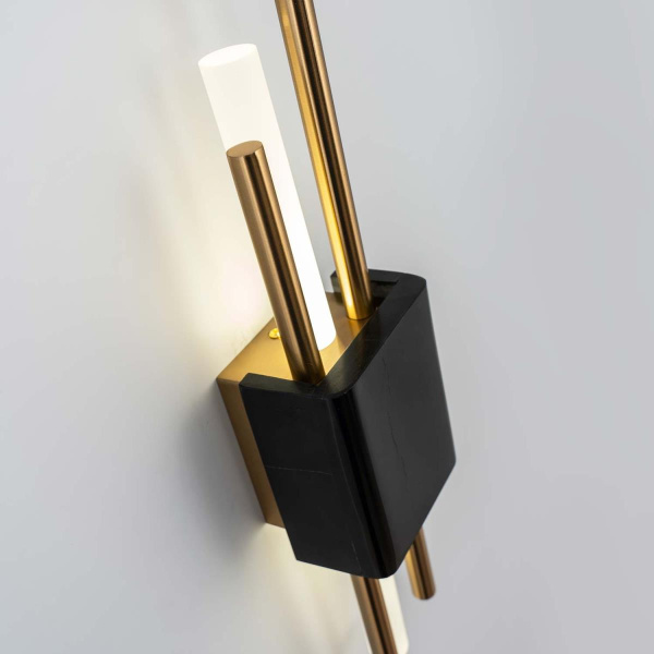 Настенный светодиодный светильник Modelux ML.562.02