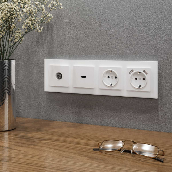 Рамка на 4 поста Werkel Favorit белый матовый W0041105 4690389159930