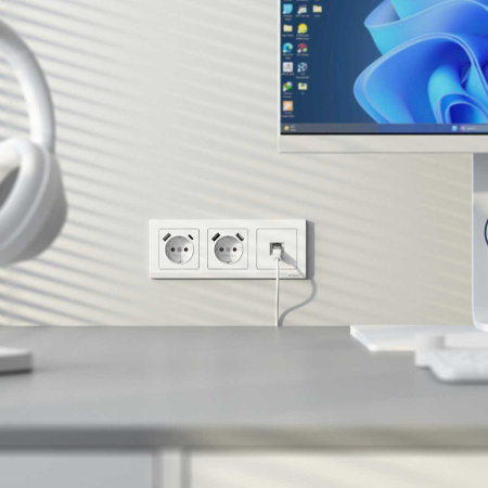 Розетка с заземлением, шторками и USB тип A+C Werkel белый матовый W1171761 4690389213267