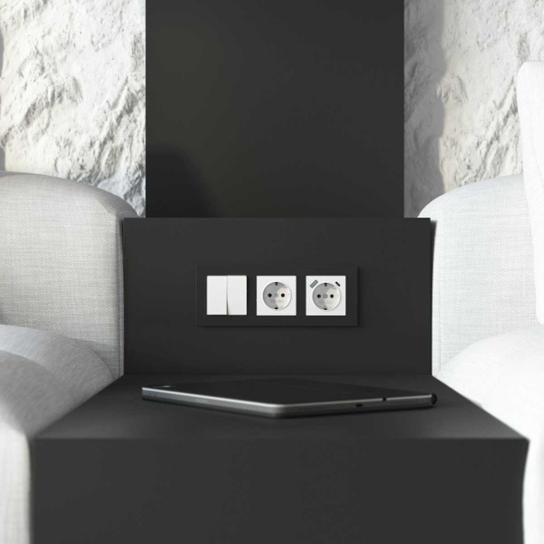 Рамка Werkel Senso на 3 поста черный, стекло soft-touch W0033108 4690389200434