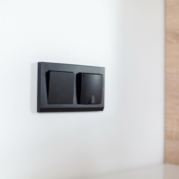 Рамка Werkel Stark на 2 поста черный W0021808 4690389161827