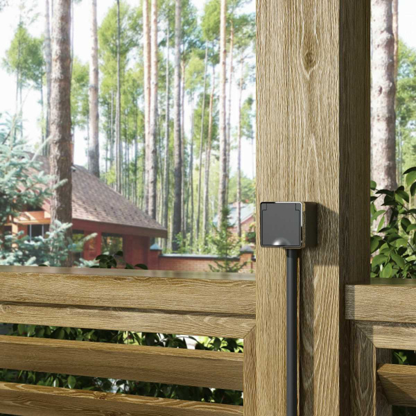 Розетка влагозащищенная с заземлением, с защитной крышкой и шторками Werkel Gallant черный/хром W5071235 4690389164637