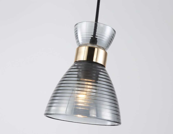 Светильник подвесной со стеклянным плафоном Ambrella light Traditional TR3406
