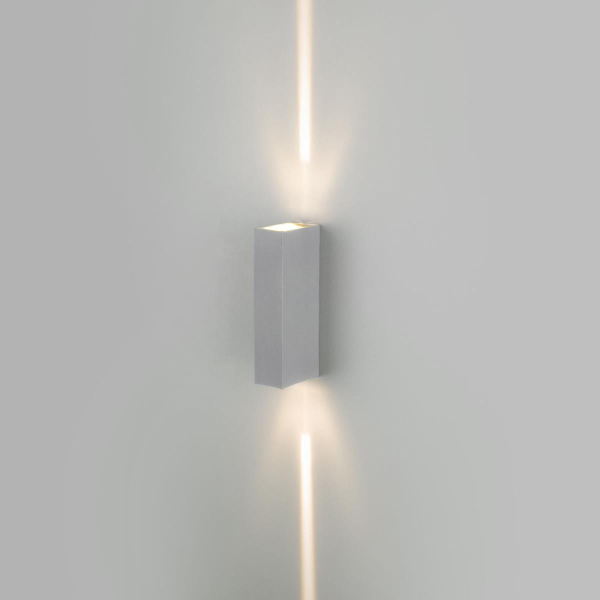 Уличный настенный светодиодный светильник Elektrostandard Blaze 35136/W серый a057051