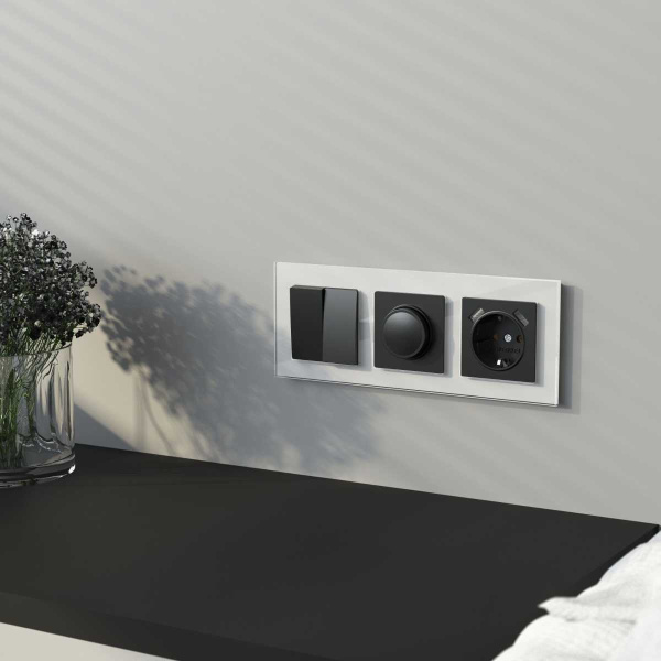 Рамка на 3 поста Werkel Favorit белый W0031101 4690389159749