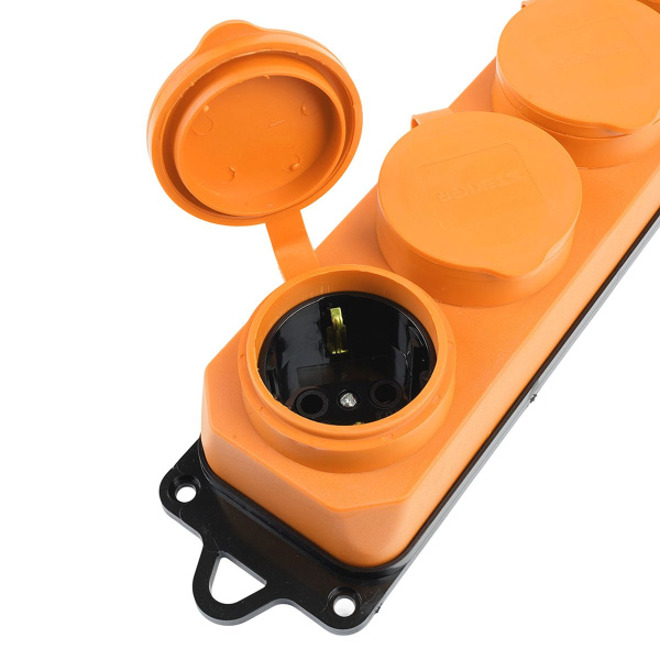 Розетка переносная 4-местная 2P+PE Stekker Одри с крышкой оранжевый RST16-24-44-5 49404