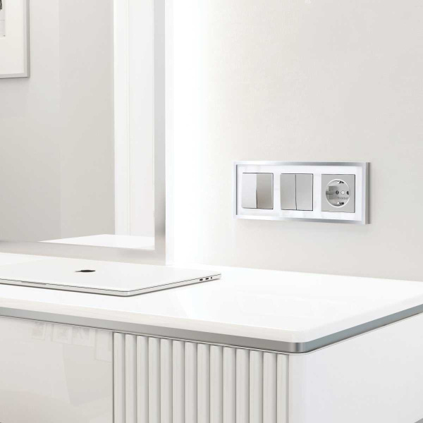 Рамка Werkel Baguette на 3 поста белый/серебро W0032850 4690389185717