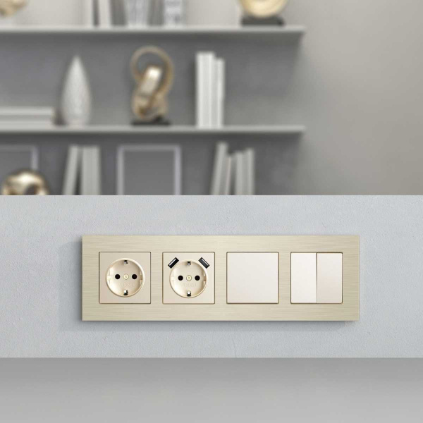 Рамка Werkel AluMax на 4 поста шампань W0043511 4690389204128