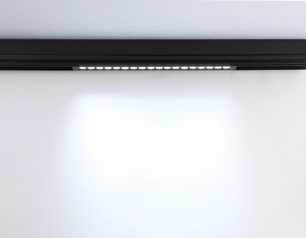 Трековый светодиодный светильник Ambrella Light Track System Magnetic 220V GL1312