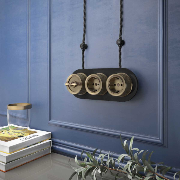 Рамка Werkel Favorit Runda на 3 поста черный W0035108 4690389166488