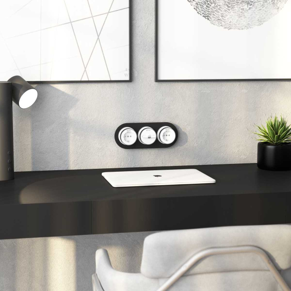 Рамка Werkel Favorit Runda на 3 поста черный W0035108 4690389166488