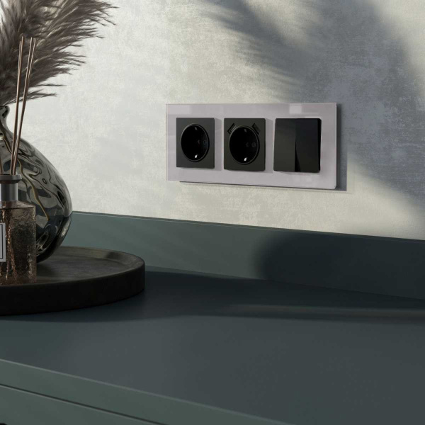 Рамка Werkel Favorit на 3 поста серый W0031115 4690389159824