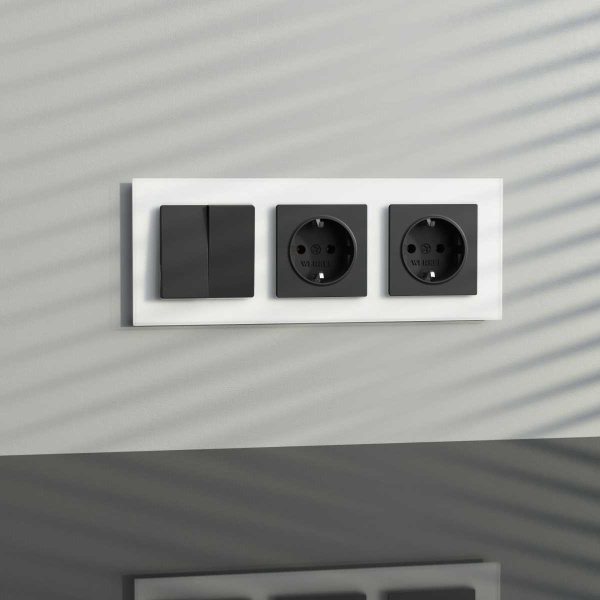 Розетка с заземлением, безвинтовой зажим Werkel черный матовый W1171308 4690389156908