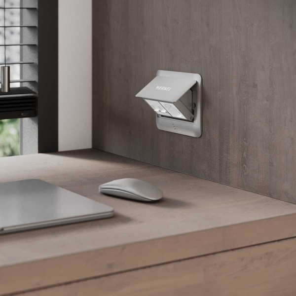 Выдвижной розеточный блок на 4 модуля Werkel серебряный W8074065 4690389211720