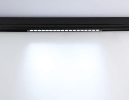 Трековый светодиодный светильник Ambrella Light Track System Magnetic 220V GL1314
