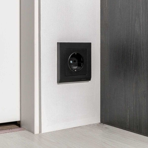 Рамка Werkel Stark на 1 пост черный W0011808 4690389161735