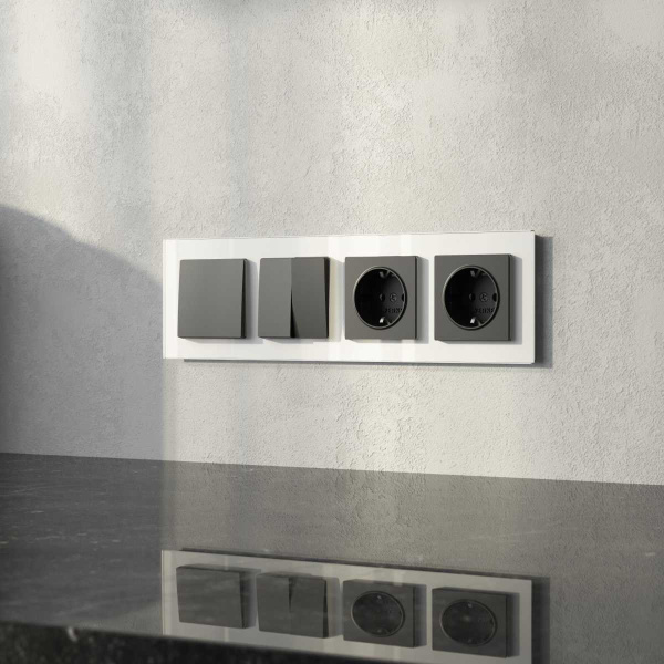 Рамка на 4 поста Werkel Favorit белый,стекло W0041101 4690389159923