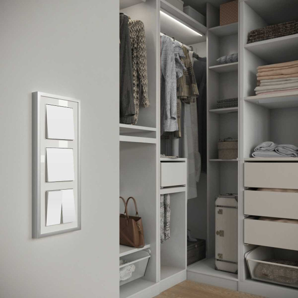 Рамка Werkel Baguette на 3 поста белый/серебро W0032850 4690389185717