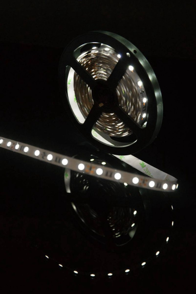 Светодиодная лента SWG 14,4W/m  60Led/m 5050SMD холодный белый 5M SWG560-12-14.4-UW-М 009263