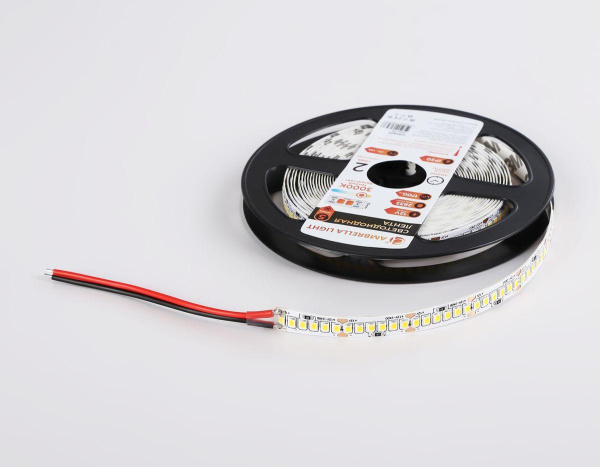 Светодиодная лента Ambrella Light 17W/m 240LED/m 2835SMD теплый белый 5M GS1401