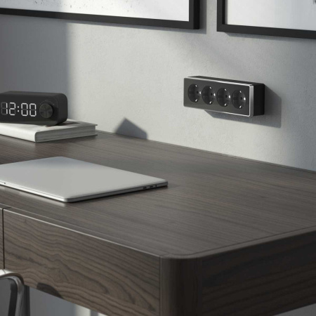 Розетка четверная с заземлением и шторками Werkel Gallant черный/хром W5072258 4690389218026