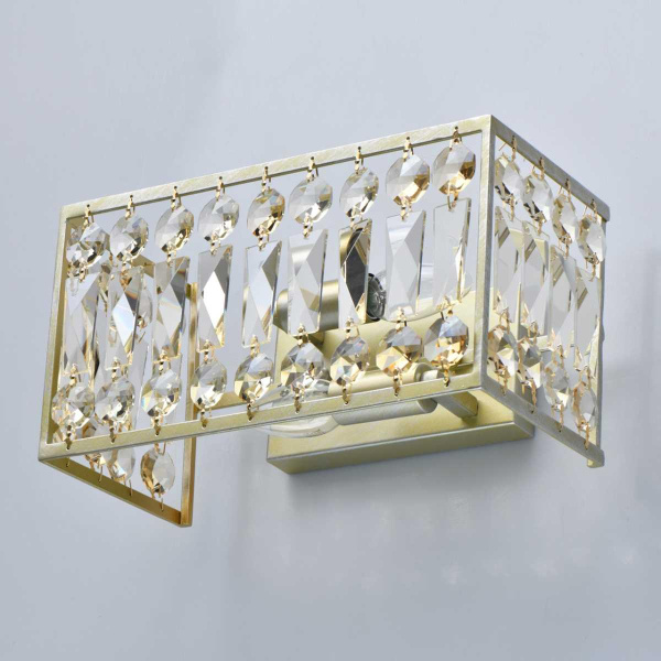 Настенный светильник MW-Light Монарх 121022202 Настенный светильник MW-Light Монарх 121022202